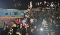 印度列车相撞已致233死 莫迪:痛心,大约900人受伤